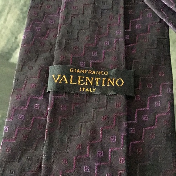 Men’s Gianfranco Valentino tie- 100%silk - Picture 2 of 2